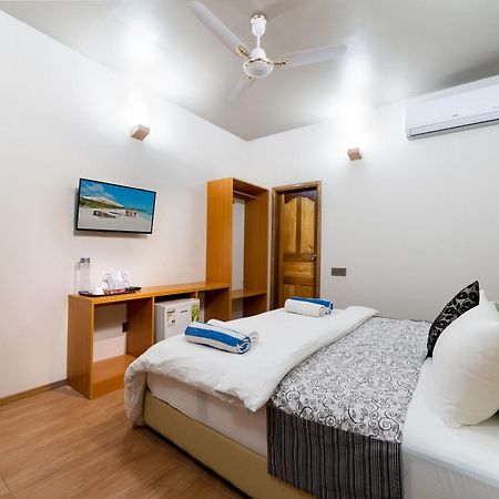 Starry Night At Ukulhas Hotel Екстериор снимка