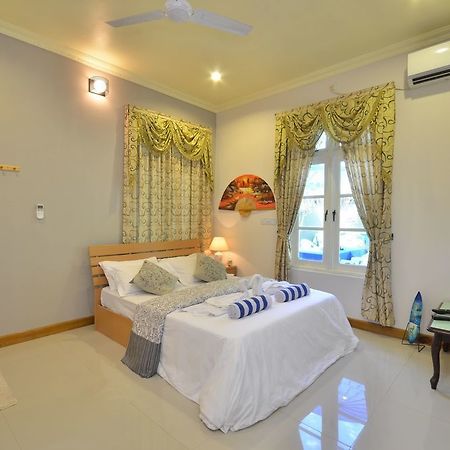 Starry Night At Ukulhas Hotel Екстериор снимка