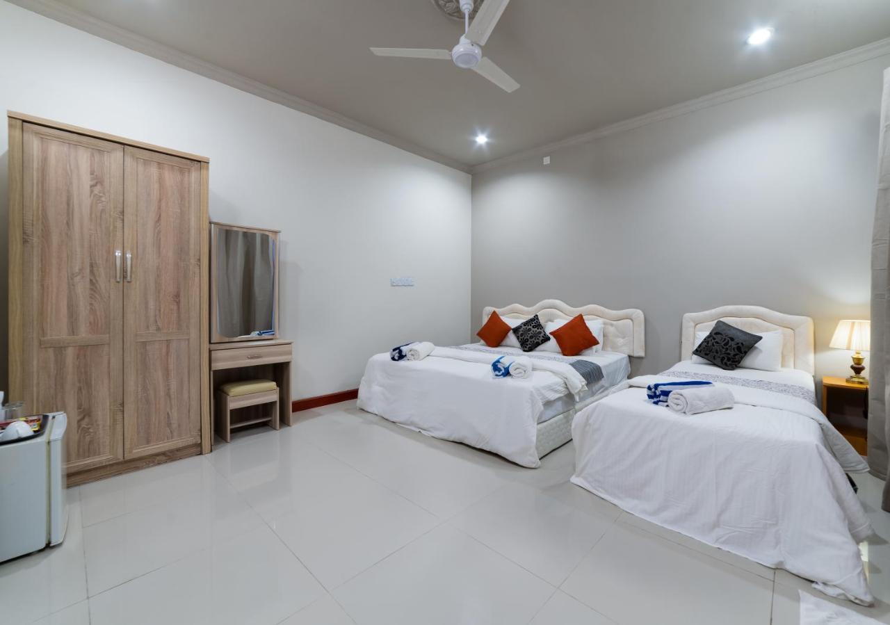 Starry Night At Ukulhas Hotel Екстериор снимка