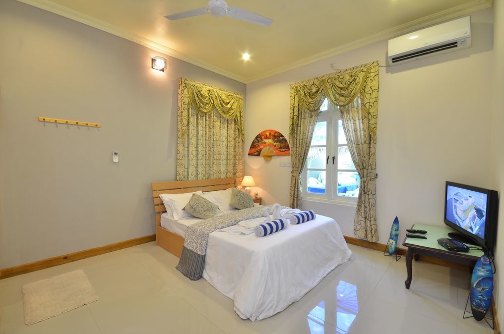 Starry Night At Ukulhas Hotel Екстериор снимка