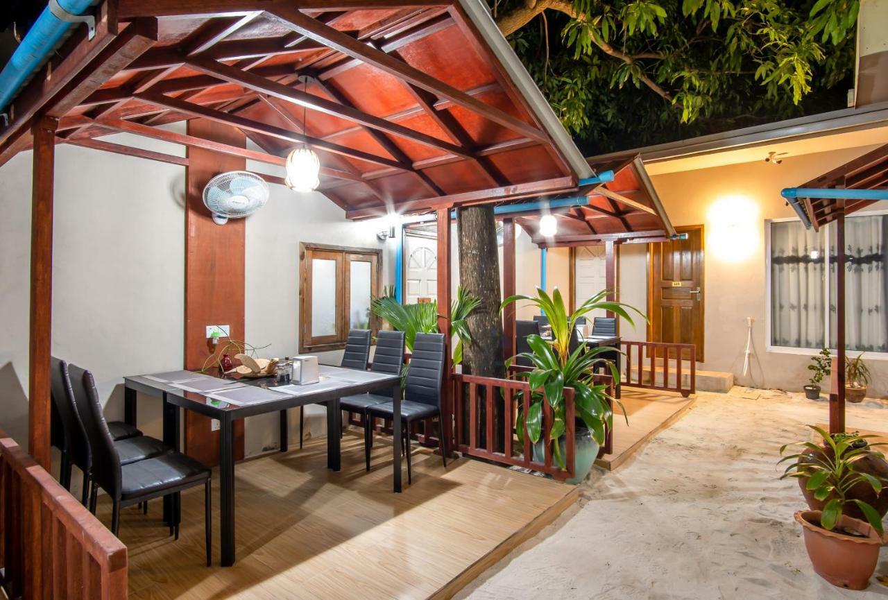 Starry Night At Ukulhas Hotel Екстериор снимка